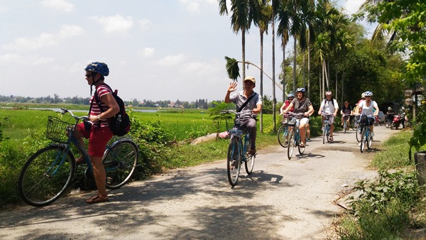 xe đạp tham quan làng rau