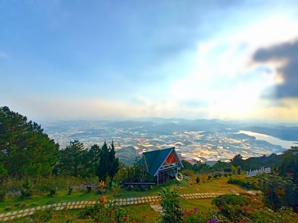 toan canh thanh pho da lat tu langbiang